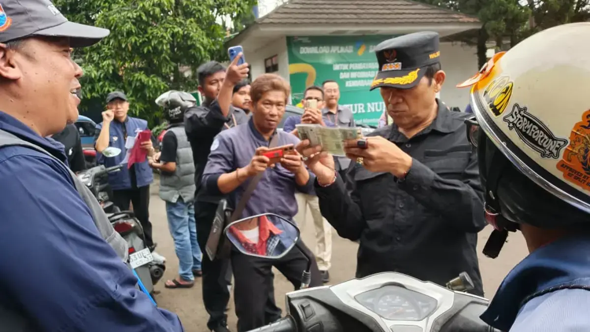 Kesadaran Pajak Kendaraan di Cimahi Masih Rendah, Wali Kota Turun Langsung dalam Operasi Gabungan di Samsat
