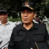 Wali Kota Cimahi, Ngatiyana saat Memberikan Tanggapan Terkait Penggunaan Gawai pada ASN saat Jam Kerja (Mong)