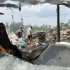 Aktivitas pembakaran sampah di Kampung Cembul Pojok, Desa Rancamanyar, Kecamatan Baleendah, Kabupaten Bandung