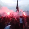Menyambut kemenangan tim Persib Bandung yang berhasil kalahkan Persija Jakarta, ribuan Bobotoh euforia usai no