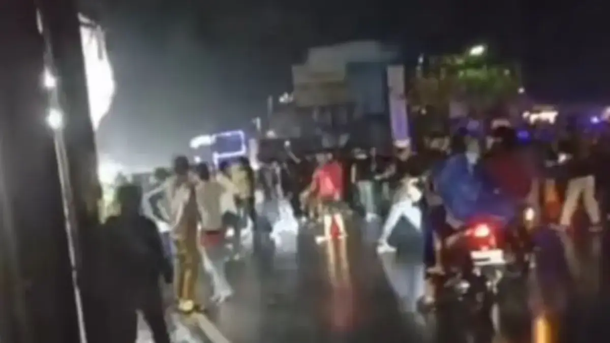 Jakmania Hadang Rombongan Bobotoh Melintas di Cigombong Bogor, Bentrokan Sempat Pecah