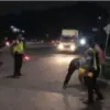 Sedang Atur Jalan, Kaki Juru Parkir Terlindas Truk Hino di Gunung Putri Bogor