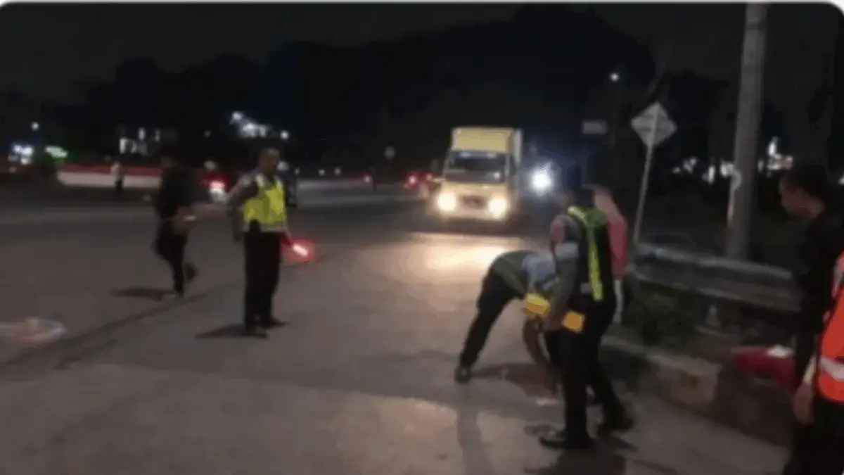 Sedang Atur Jalan, Kaki Juru Parkir Terlindas Truk Hino di Gunung Putri Bogor Sedang Atur Jalan, Kaki Juru Parkir Terlindas Truk Hino di Gunung Putri Bogor