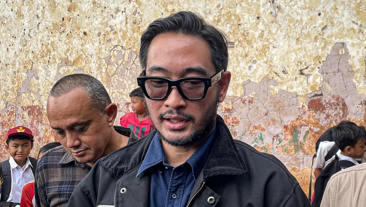 Tinjau Sekolah di Puncak Bukit, Jeje Janjikan Perbaikan Jalan dan Fasilitas SDN Giriasih – jabarekspres.com