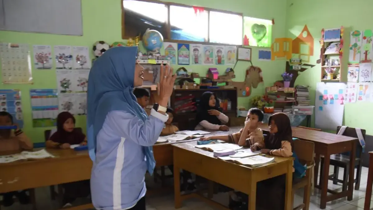 SE Kemendikdasmen 2026 Terbit, Disdik Cimahi Pastikan Guru Non-ASN Tetap Bertugas dan Peluang Rekrutmen PNS SE Kemendikdasmen 2026 Terbit, Disdik Cimahi Pastikan Guru Non-ASN Tetap Bertugas dan Peluang Rekrutmen PNS 20
