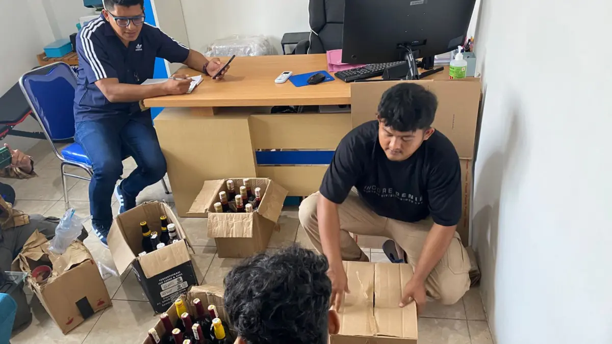 Ribuan Botol Miras Gagal Edar, Diduga akan Dipasarkan Jelang Laga Terakhir Persib