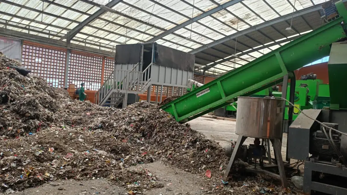 Proses Pengolahan Sampah di TPST Sentiong Cimahi (Mong)