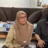 Hani Hanifa Humanisa (56), ibu dari Thoudy Badai Rifanbillah (29), jurnalis Republika asal Cicalengka
