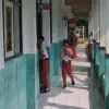 KBM Terganggu Bau Menyengat, Retakan Bangunan SDN Pambudi Dharma Kian Parah Akibat TPST Sentiong