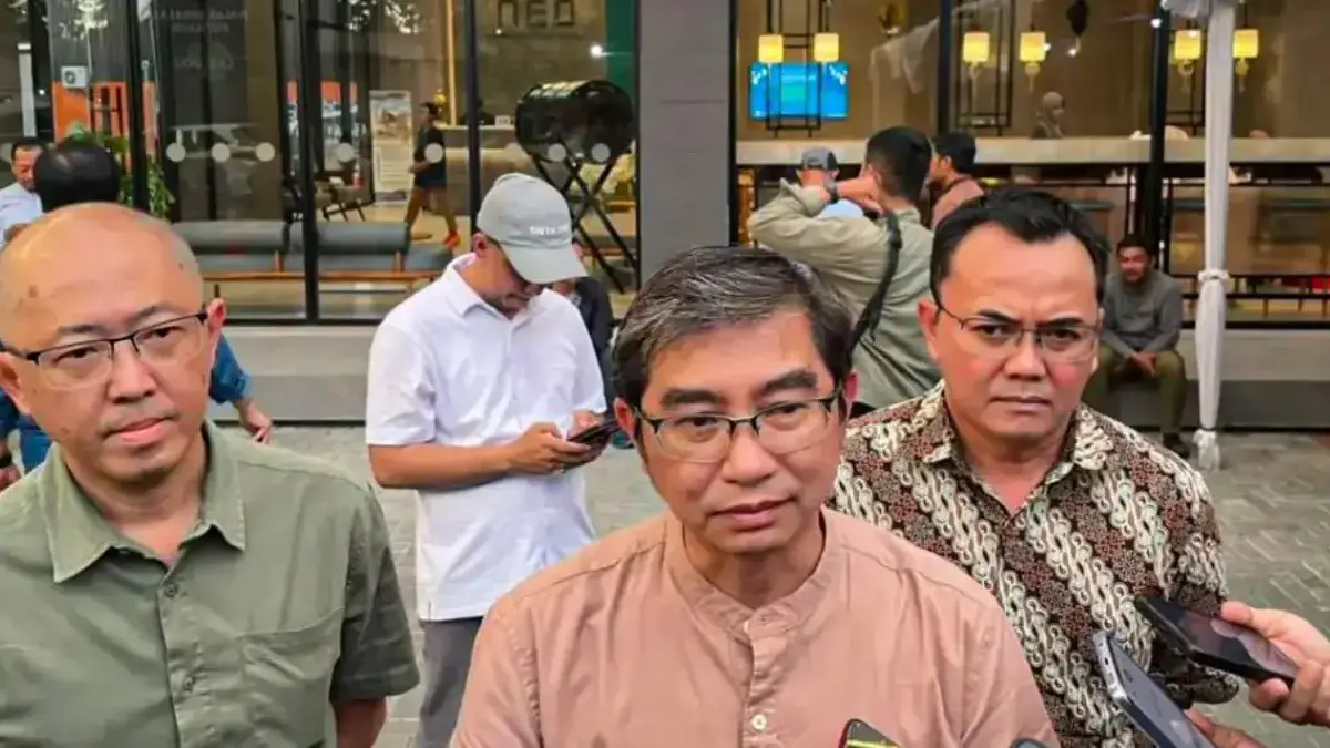 Direktur PT Belaputera Intiland, Ryan Brasali (tengah) saat ditemui di kawasan Kota Baru Parahyangan