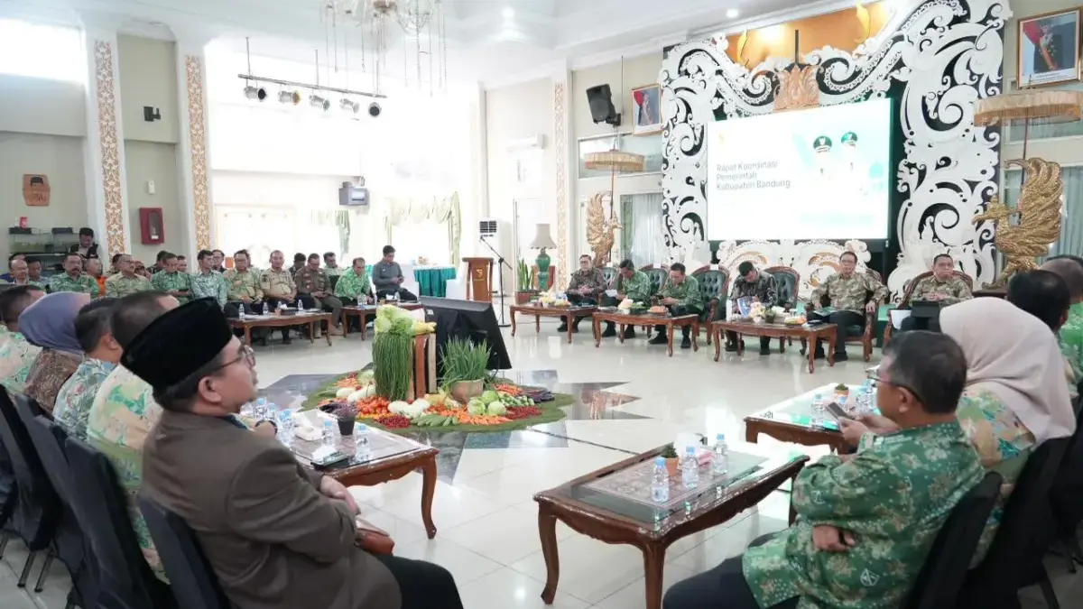 Rapat Koordinasi Bulanan Pemerintah Kabupaten Bandung Mei 2026 di Rumah Dinas Bupati, Soreang, Kamis (21/5)