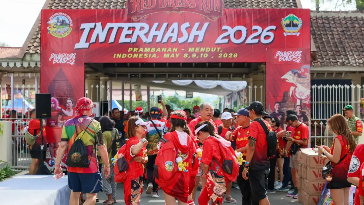 Ribuan Pelari dari 44 Negara Ramaikan Red Dress Run, Sport Tourism Jateng Kian Mendunia Ribuan Pelari dari 44 Negara Ramaikan Red Dress Run, Sport Tourism Jateng Kian Mendunia