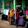 Sejumlah Wali murid menolak rencana alih fungsi SDN Baros Mandiri 7 Cimahi menjadi gedung SMPN 6 karena dinila