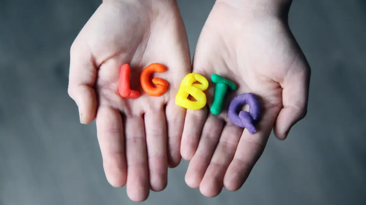 Perdebatan LGBT Kembali Memanas, Golkar Soroti Dampak Media Digital Perdebatan LGBT Kembali Memanas, Golkar Soroti Dampak Media Digital