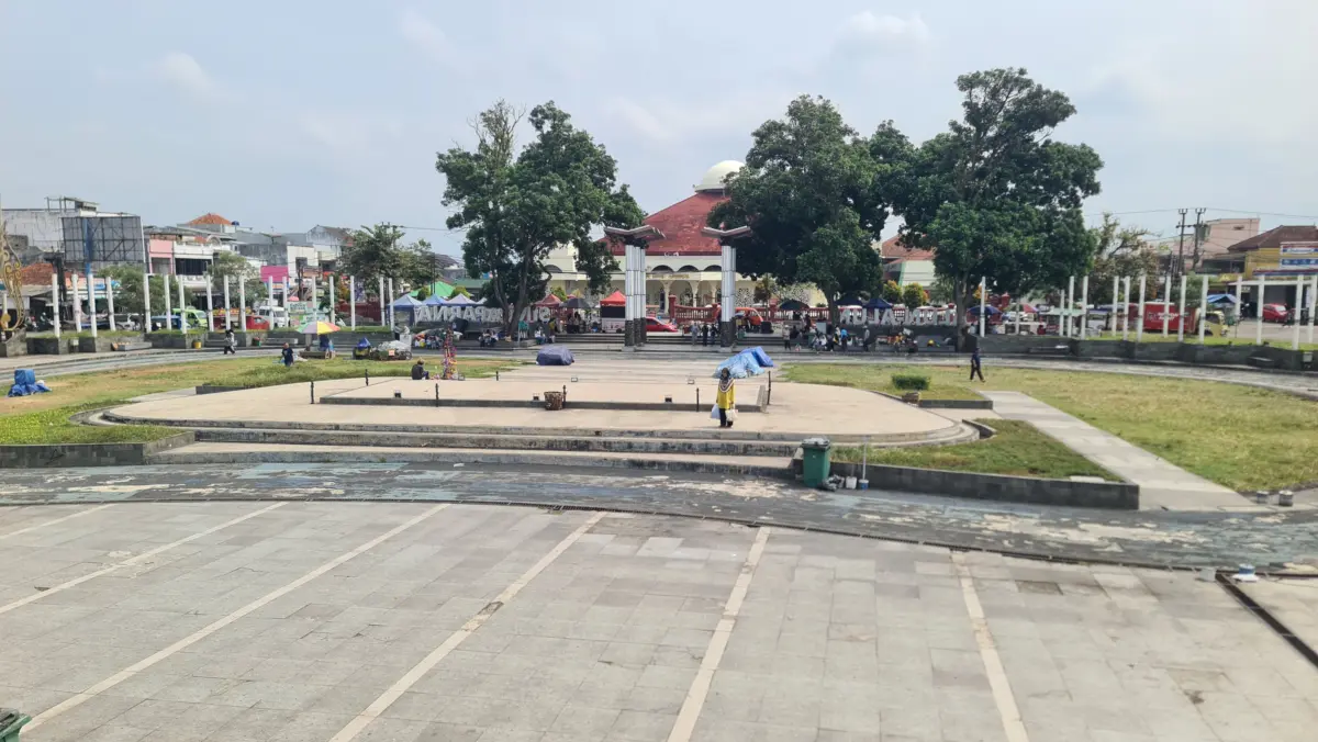 Alun-alun Singaparna Mulai Lengang, PKL: Relokasi Jangan Tebang Pilih!