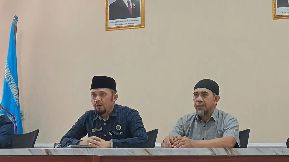 Tergolong Lebih Rumit, BMPS Jabar Soroti Penyegaran SPMB Tahun Ini Dok. Kepala BMPS Jawa Barat, Agus Sriyanta (kiri) saat menyampaikan keterangannya mengenai pelaksanaan SPMB 20