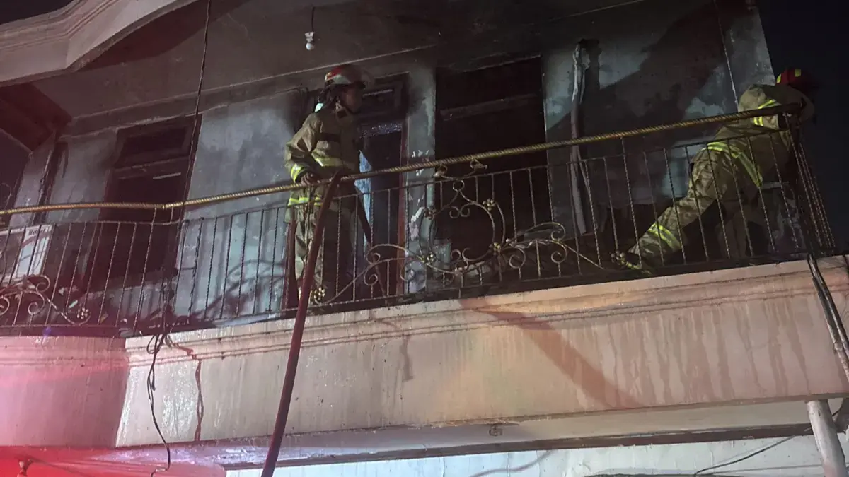 Diduga Korsleting Listrik, isi Rumah Dua Lantai di Cileungsi Bogor Ludes Terbakar Sebuah rumah dua lantai di Perumahan Limus Pratama Regency, Desa Limusnunggal, Cileungsi, Kabupaten Bogor, lud