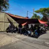 Protes Dugaan PHK Sepihak, Warga Lumpuhkan Akses PT Royal