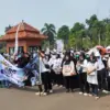 Ribuan Massa Tolak Program MBG Dihentikan, Minta Prabowo Lanjutkan Makan Gratis