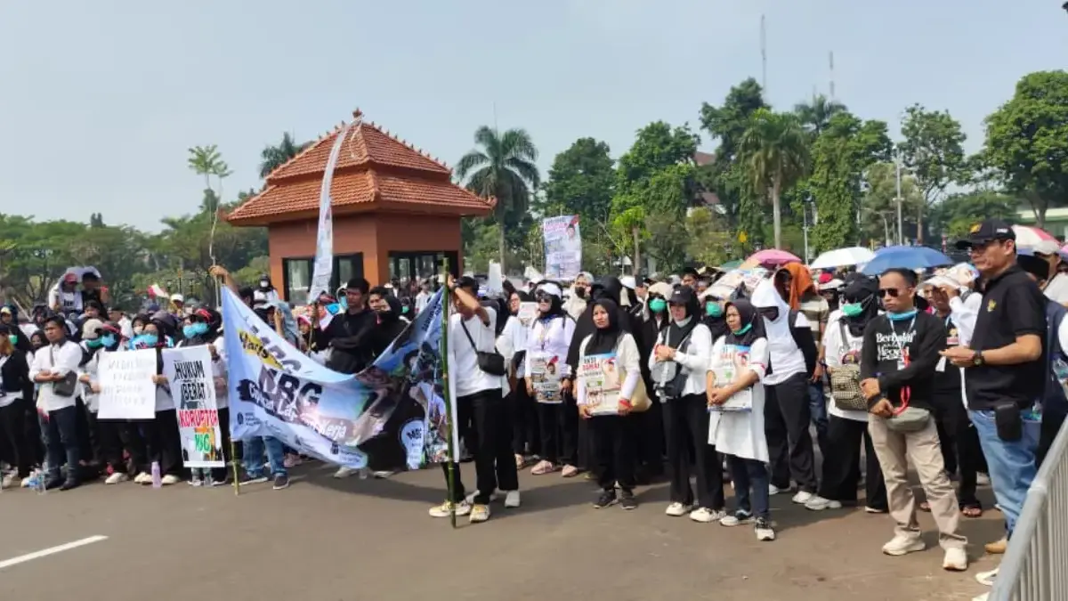 Ribuan Massa Tolak Program MBG Dihentikan, Minta Prabowo Lanjutkan Makan Gratis