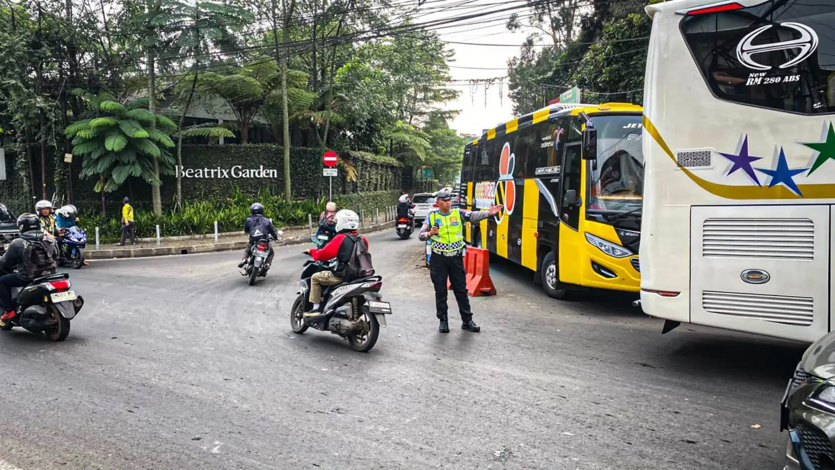 Lembang dan Cisarua Diserbu Wisatawan, Satlantas Terapkan Rekayasa Lalu Lintas