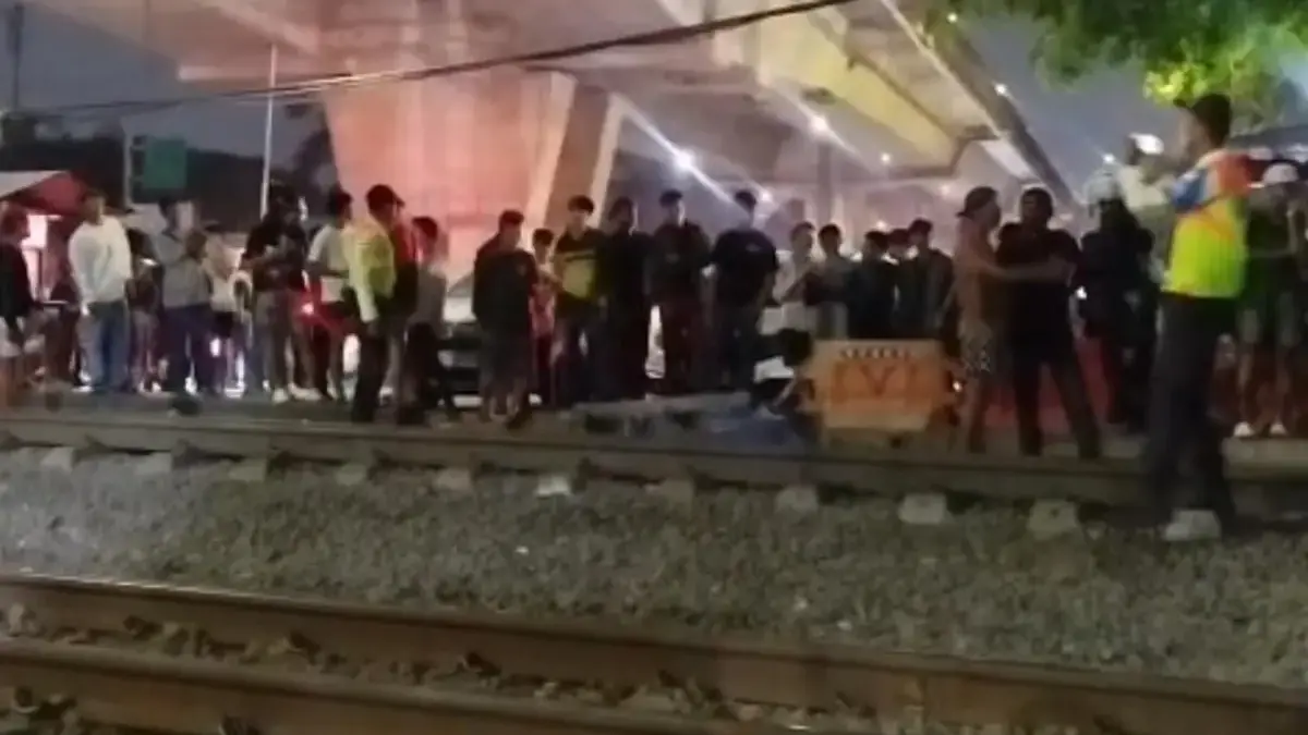 Pemulung Tanpa Identitas Tewas Tertabrak KRL di Rel Jalan Sholeh Iskandar Bogor 