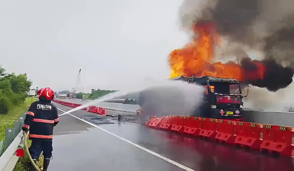 Polres Sumedang Ungkap Fakta Truk Tangki Pertamina yang Terbakar di Tol Cisumdawu  – jabarekspres.com