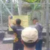Tim dari Satpol PP Kota Banjar saat menyegel tower ilegal di wilayah Waringinsari Kecamatan Langensari Kota