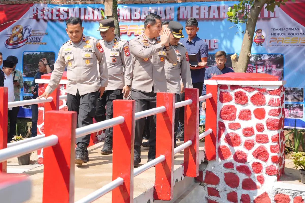 Polresta Bandung Bangun Jembatan Merah Putih Presisi, Warga Panenjoan-Cicalengka Kini Nikmati Akses Lebih Aman – jabarekspres.com