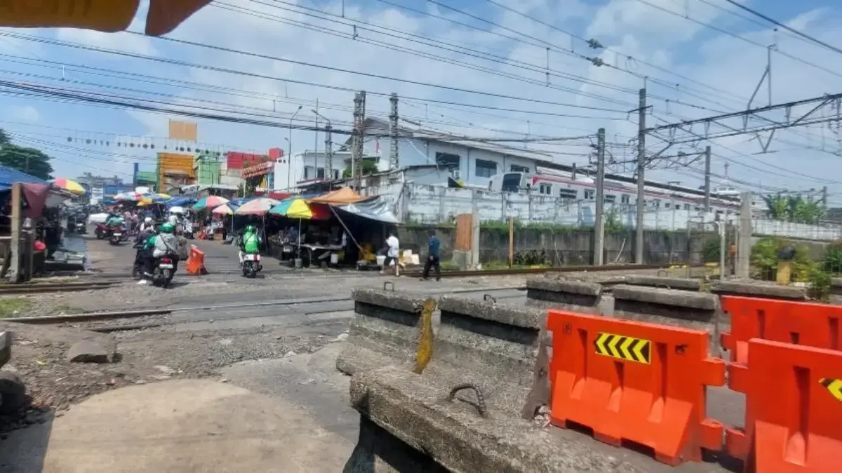 Pemkot Bogor Pastikan Tak Tutup Perlintasan Sebid KA di Jalan MA Salmun, Sebut Bakal Bangun Flyover pada 2027 Pemkot Bogor Tak Tutup Perlintasan KA di Jalan MA Salmun, Pastikan Dibangun Flyover pada 2027
