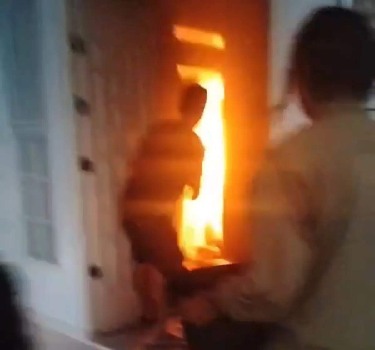 Ditinggal Pergi Kondangan saat Charger Baterai Bor, Rumah di Cibinong Bogor Ludes Terbakar – jabarekspres.com