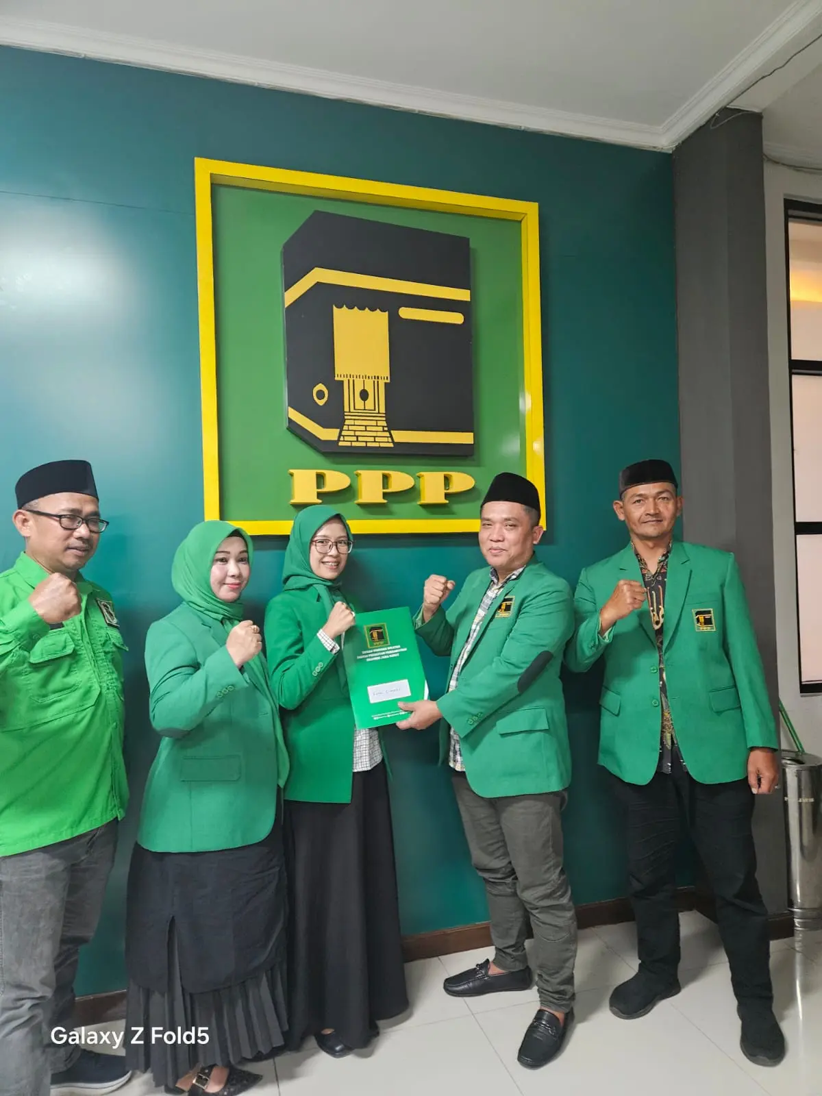 Resmi Pimpin DPC PPP Cimahi, Fitriyani Siap Menjaga Nilai Tradisional dan Inovasi Modern – jabarekspres.com