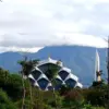 Masjid Al Jabbar, salah satu ikon wisata religi di Jawa Barat. (son)