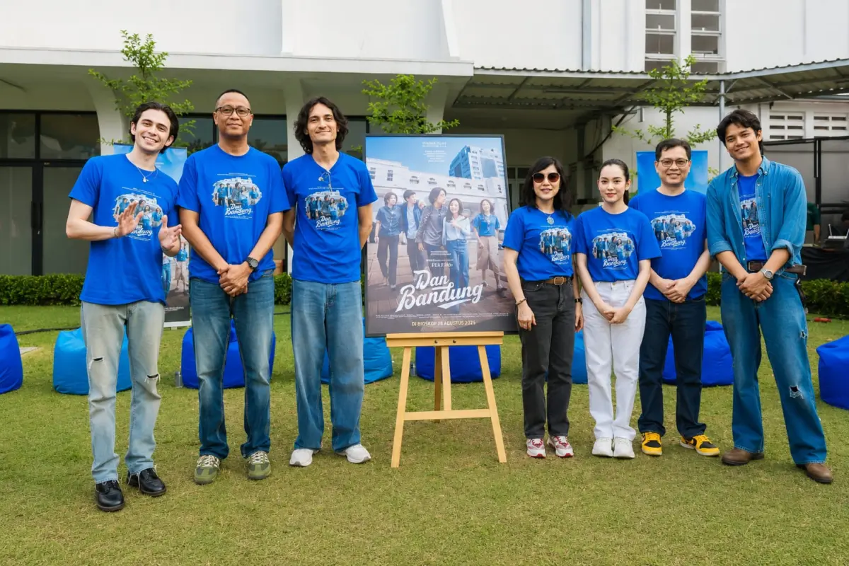 ‘Dan Bandung’ Siap Bikin Baper, Kisah Cinta Beda Kasta Karya Pidi Baiq Hadir di Bioskop Agustus 2026 – jabarekspres.com