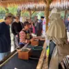 Dari Membatik hingga Main Egrang, Pengunjung Nikmati Eduwisata KULTURA: Sunda Ngariung di Kebun Raya Bogor 