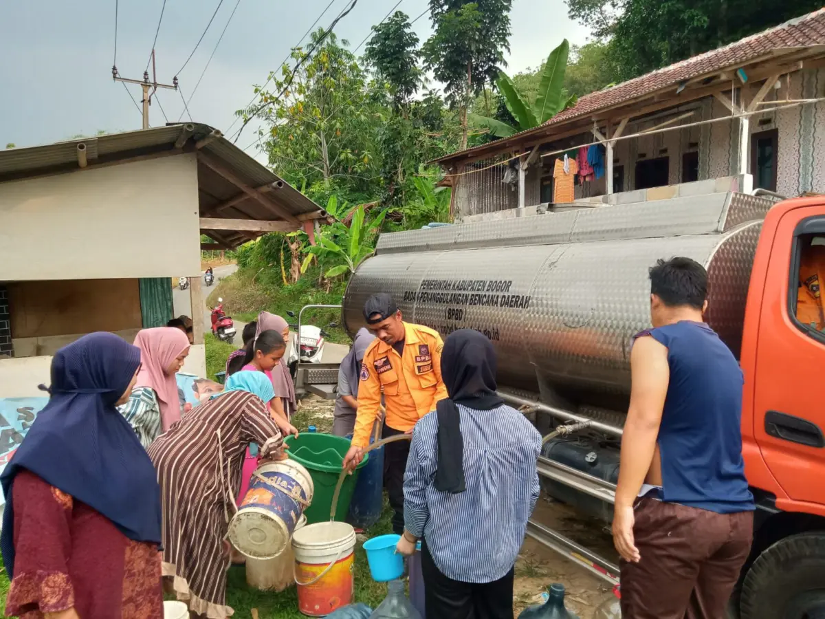 Kemarau Mulai Berdampak, Lebih dari 1.200 Warga Bogor Alami Krisis Air Bersih – jabarekspres.com