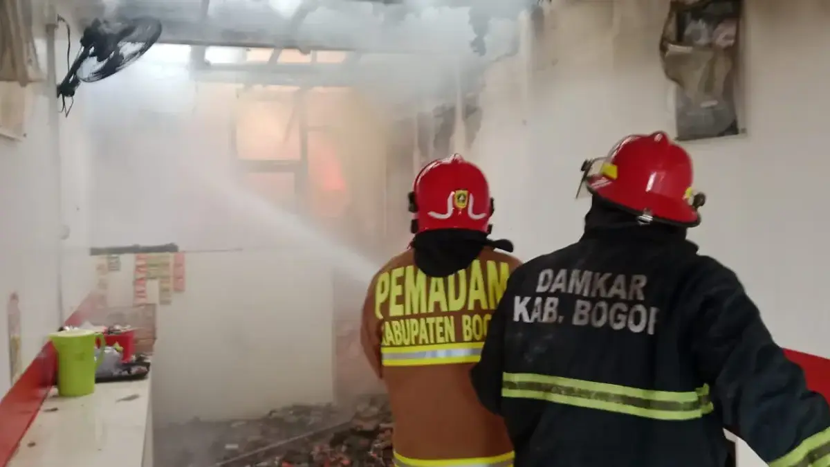 3 Bangunan Ruko Terbakar di Ciomas Bogor, Kerugian Ditaksir Capai 700 Juta