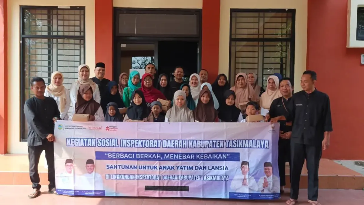 Inspektorat Kabupaten Tasikmalaya Jadikan Momen Asyura untuk Berbagi dengan Anak Yatim dan Lansia Inspektorat gelar santunan kepada anak yatim dan lansia/Dok Inspektorat