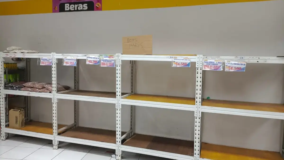 Stok Beras Kosong, Warga Bandung Kesulitan Belanja di Supermarket dan Minimarket stok beras