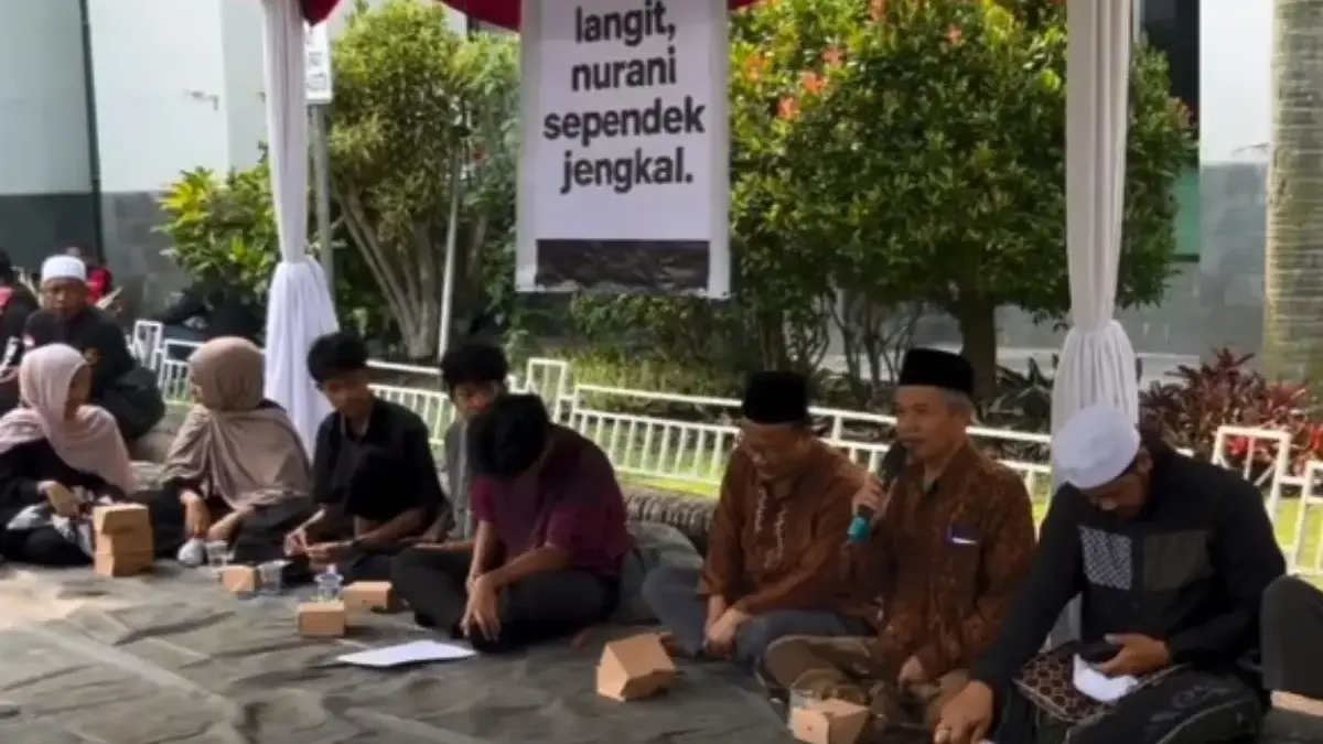 Dugaan Perbuatan Asusila Oknum Pejabat KBB Menyeruak Tokoh Agama dan Masyarakat Suarakan Aksi Moral Dugaan perbuatan asusila oleh oknum Aparatur Sipil Negara ( ASN ) yang dilakukan setingkat pejabat esellon II