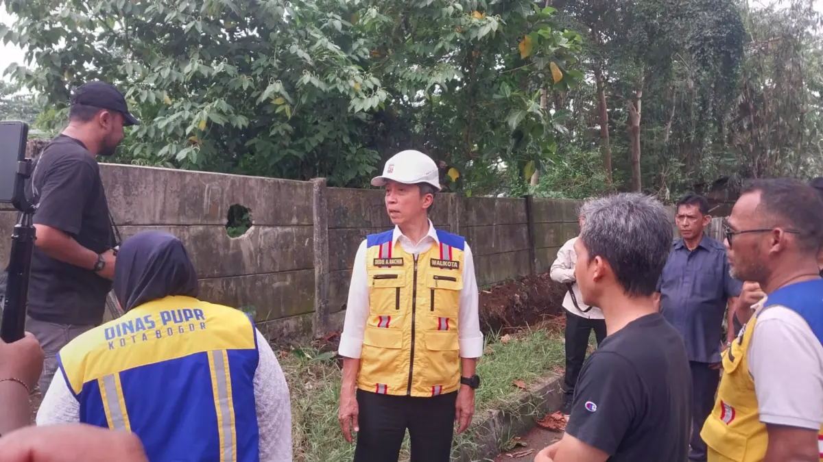 Langganan Banjir Saat Hujan Deras, Pemkot Bogor Normalisasi Drainase di Jalan Padi Wali Kota Bogor, Dedie A. Rachim, saat meninjau langsung Jalan Padi, Kecamatan Bogor Timur, Kota Bogor, Senin