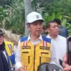 Wali Kota Bogor, Dedie A. Rachim, saat memberikan keterangannya di Kota Bogor. Foto: Sekar Andini