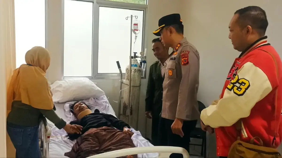 Pohon Tumbang Menimpa 5 Korban di Jatinangor Sumedang, 1 Meninggal Dunia Sisanya Masih Dirawat Intensif  