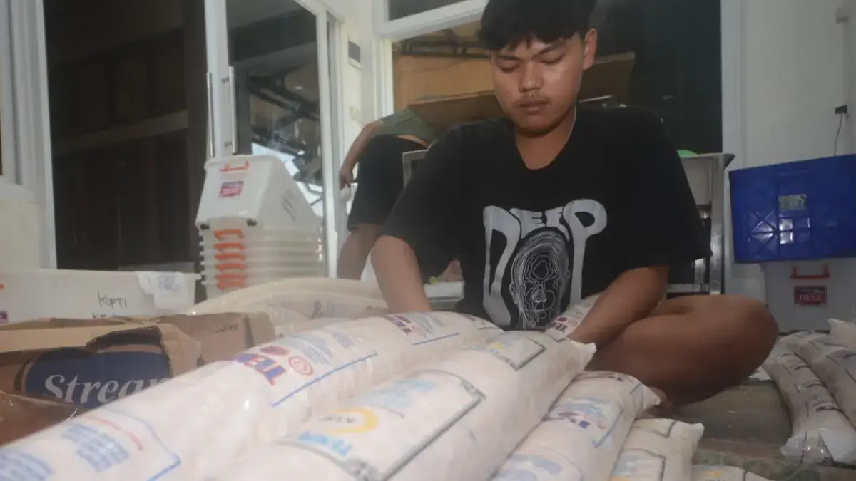 Dolar Tembus Rp18.000, Pengrajin Tempe di Kabupaten Bandung Tertekan Daya Beli dan Kenaikan Bahan Baku Pengrajin tempe di Kampung Mekarsari, RT 03 RW 21, Kelurahan Baleendah, Kecamatan Baleendah, Kabupaten Bandung