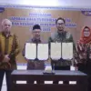 Bupati Bandung Barat, Jeje Ritchie Ismail didampingi Ketua DPRD KBB Mahdi saat menerima predikat WTP di BPK RI