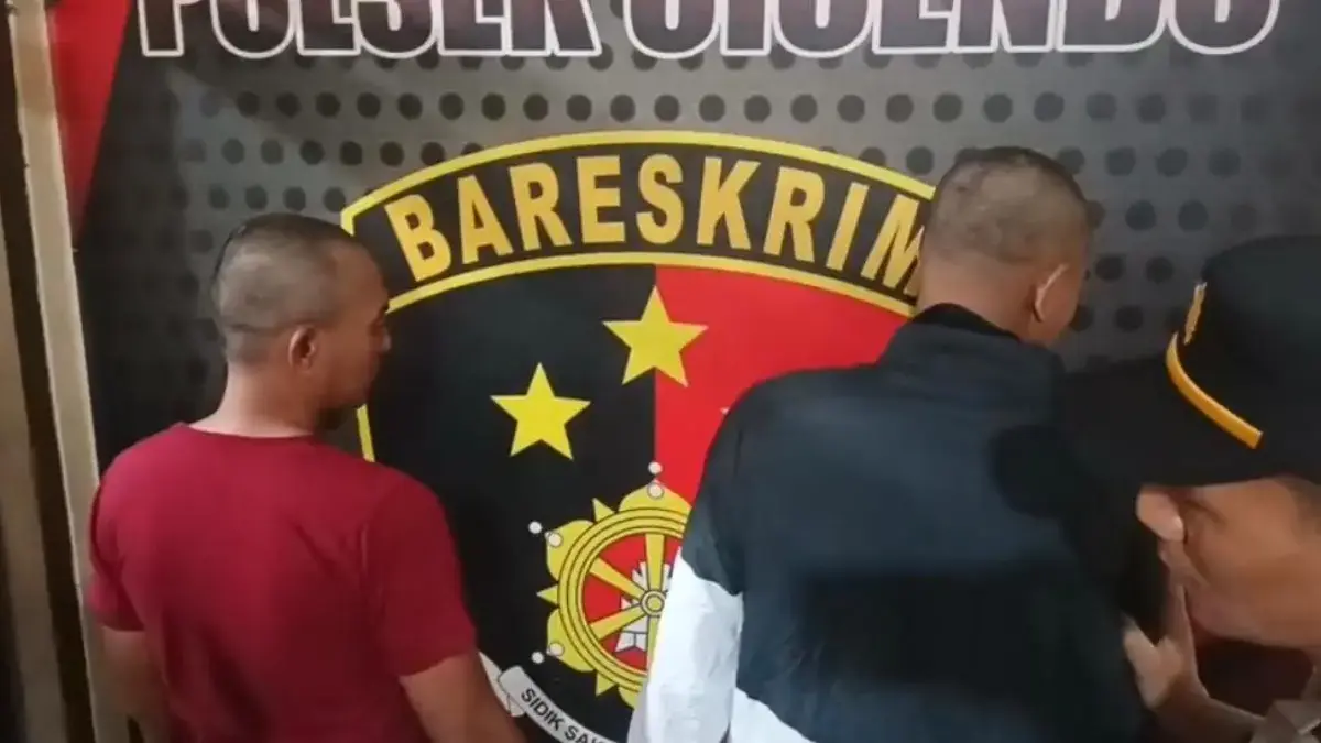 Ist. Dua pelaku begal yang bersaksi disiang bolong di wilayah Cicendo, Kota Bandung saat berhasil diamankan po