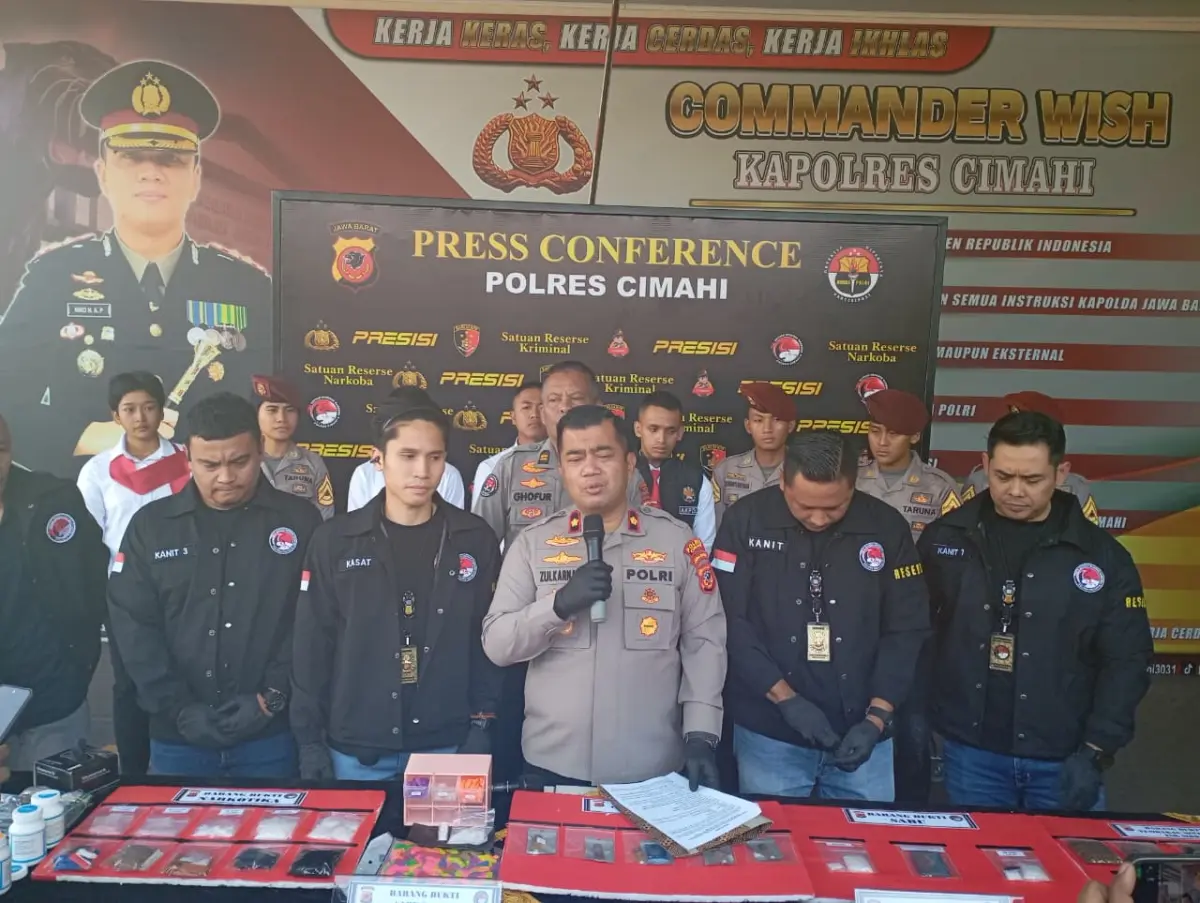 Polres Cimahi Sita Narkoba dan Obat Terlarang Senilai Rp800 Juta, 35 Orang Diamankan – jabarekspres.com