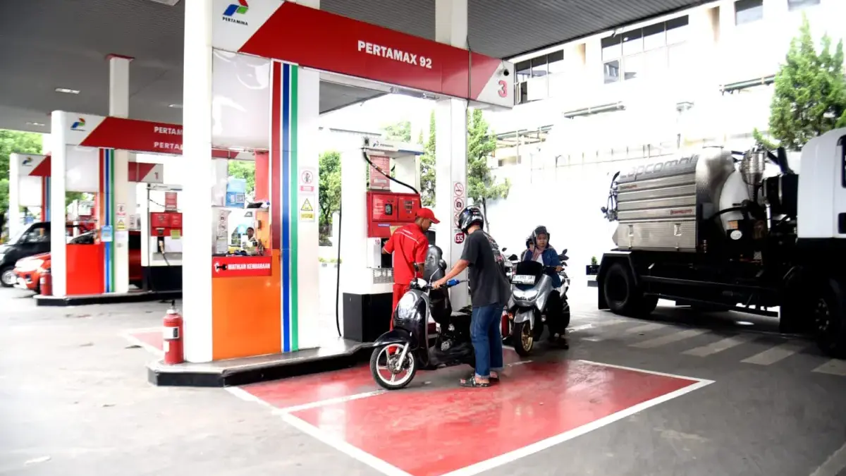 Kenaikan Harga BBM Non-Subsidi Bikin Pemilik Kendaraan 2-Tak Putar Otak hingga Hendak Jual Motor Kenaikan Harga BBM Non-Subsidi Bikin Pemilik Kendaraan 2-Tak Putar Otak hingga Hendak Jual Motor