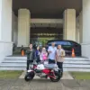 BRI Regional Office 09 Bandung Serahkan Hadiah Motor Honda Monkey kepada Pemenang Program Merchant Lucky Ride