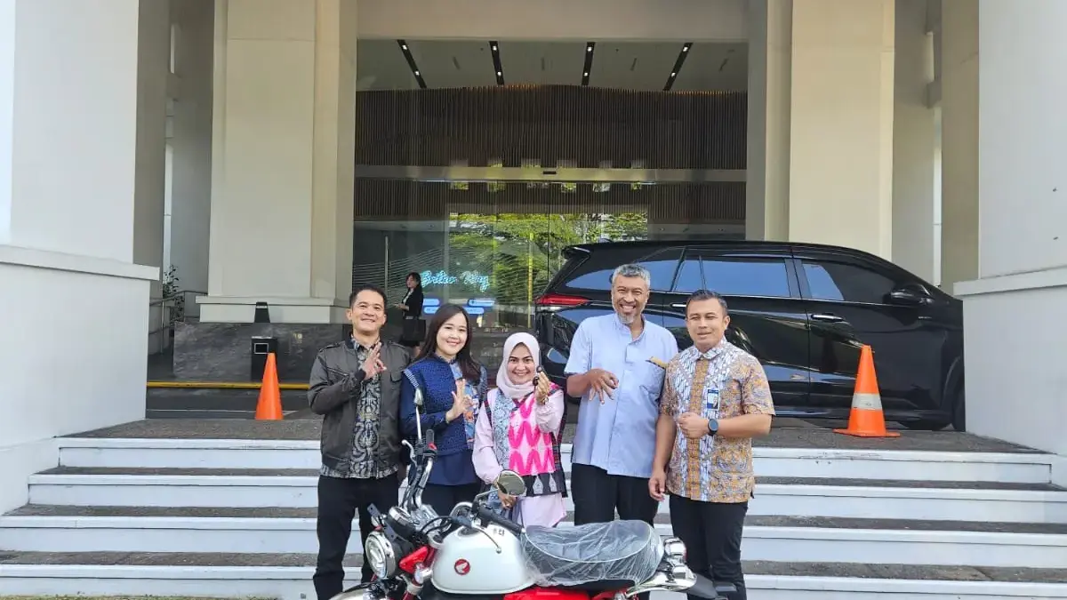 BRI Regional Office 09 Bandung Serahkan Hadiah Motor Honda Monkey kepada Pemenang Program Merchant Lucky Ride BRI Regional Office 09 Bandung Serahkan Hadiah Motor Honda Monkey kepada Pemenang Program Merchant Lucky Ride